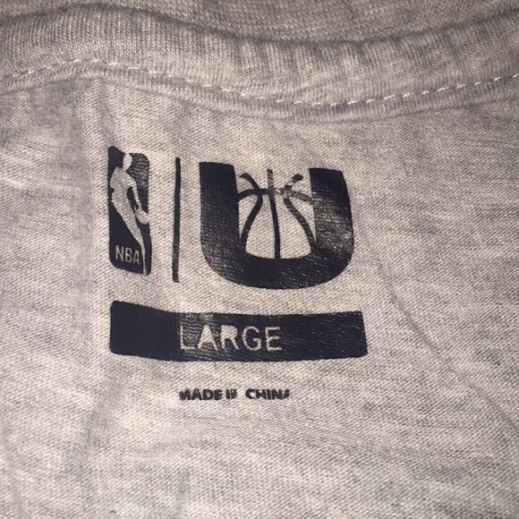 Women’s NWOT NBA Cleveland Cavaliers t-shirt - Picture 2 of 8